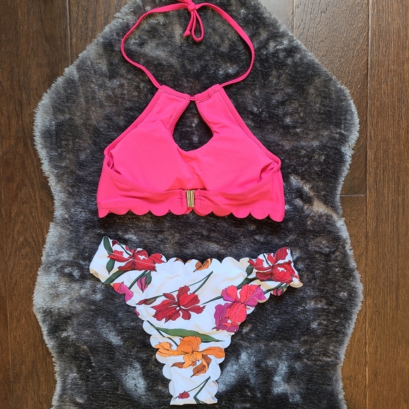 NWT Pink & White Floral Halter Cupshe Bikini - Picture 2 of 7